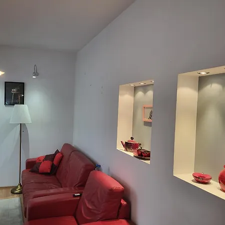 Spacious In Location - 4th Floor No Lift Apartment *
