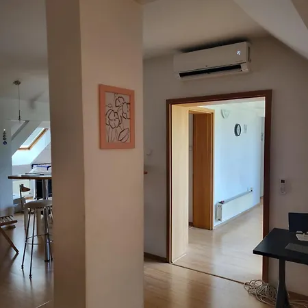 Spacious In Location - 4th Floor No Lift 公寓 布拉迪斯拉发
